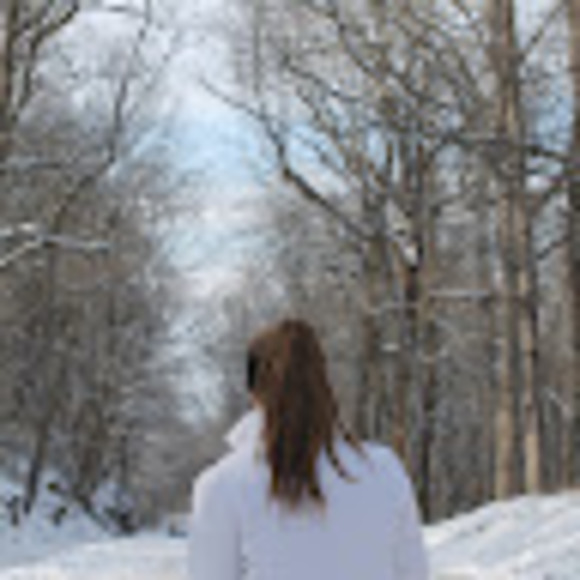 Meet your Posher, Becca - Picture 1 of 1